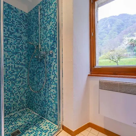 Sleeps 6 * Pugerna